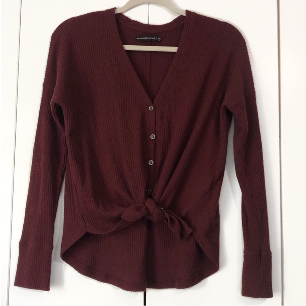 Abercrombie and Fitch Cozy Toe Front Button Up Top - Picture 4 of 7